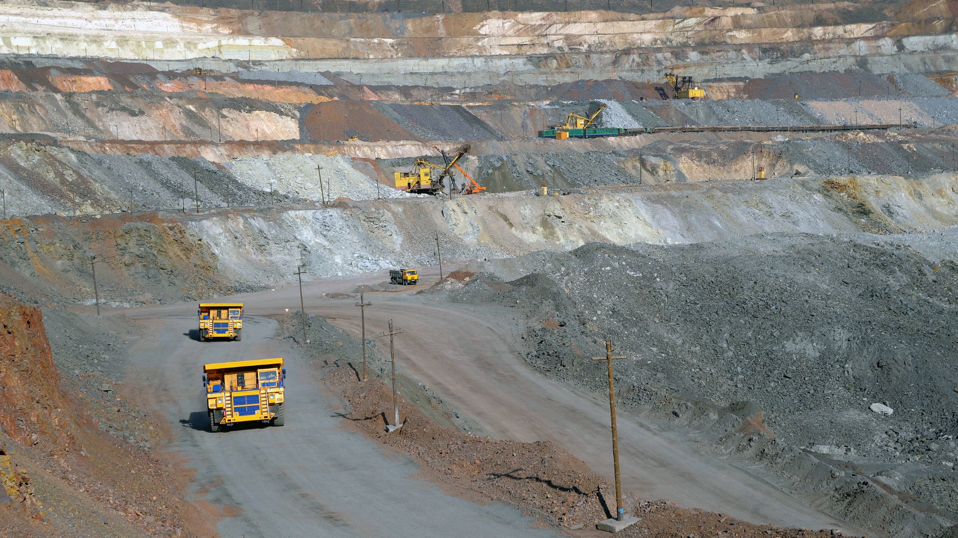 Las exportaciones del sector minero alcanzaron los US$ 3,534 millones en marzo, experimentando un crecimiento del 17.6%